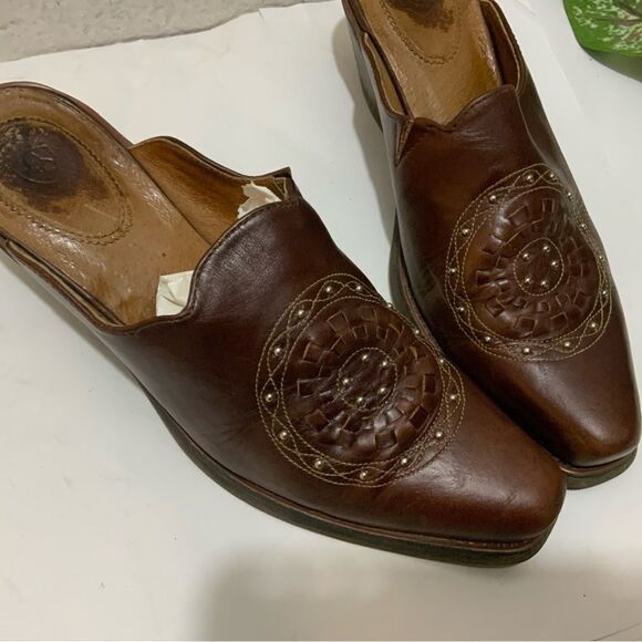 Ariat slip on medallion western studded mules SZ 6.5 B - Picture 9 of 16